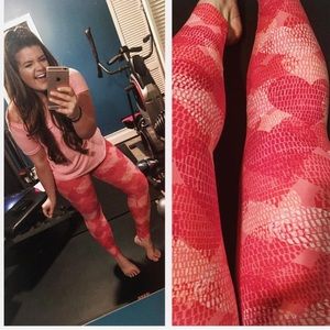 LLR (LulaRoe) OS valentine legging